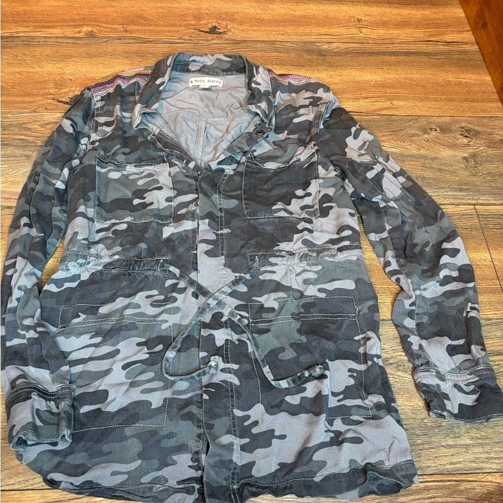 Women’s lightweight camouflage jacket